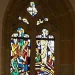 Foto von Kirchenfenstern der Martinskirche